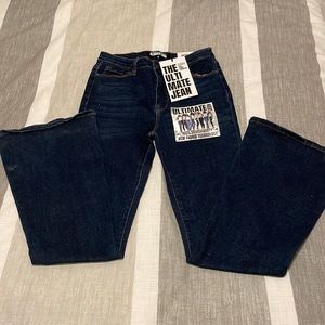 NWT Almost Famous Ultimate Jean size 2 fits 7, 9, 11, 13.